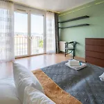 Free Parking- Gellert View 4ppl Апартаменты
