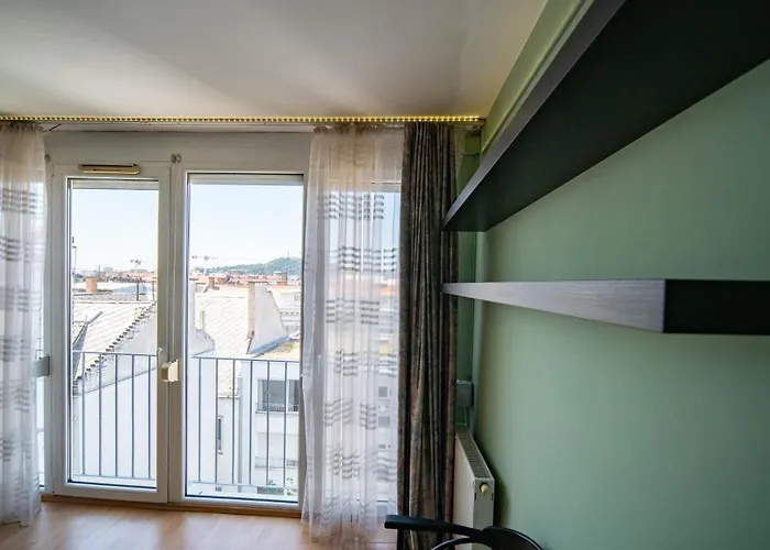 Free Parking- Gellert View 4ppl * Budapest