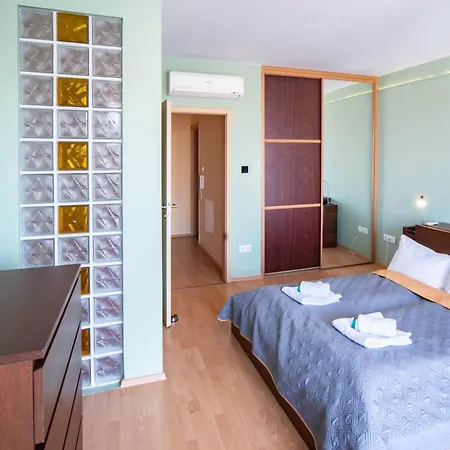 Free Parking- Gellert View 4ppl *