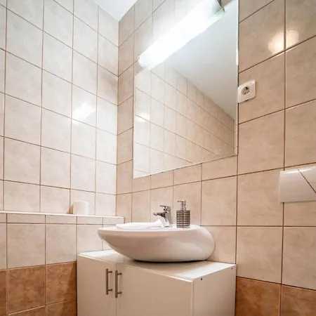 Apartmán Free Parking- Gellert View 4ppl *