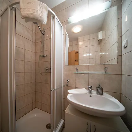 Apartment Free Parking- Gellert View 4ppl *